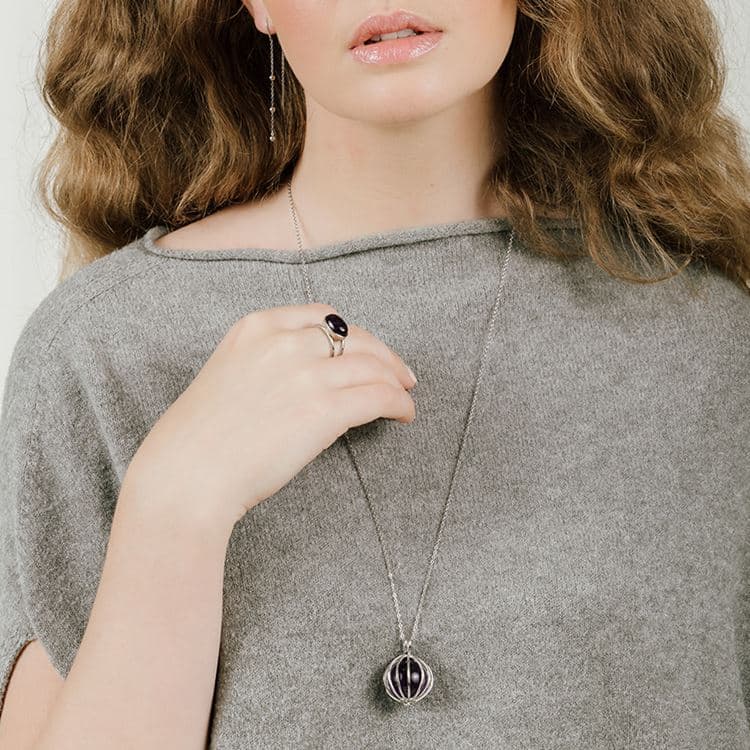 Kugelförmiger Edelstein - Sodalit – Bild 2