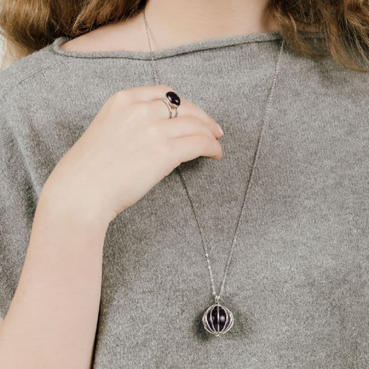 Schmuckset (Käfiganhänger, Kette 70 cm, eine Natursteinkugel nach Wahl)