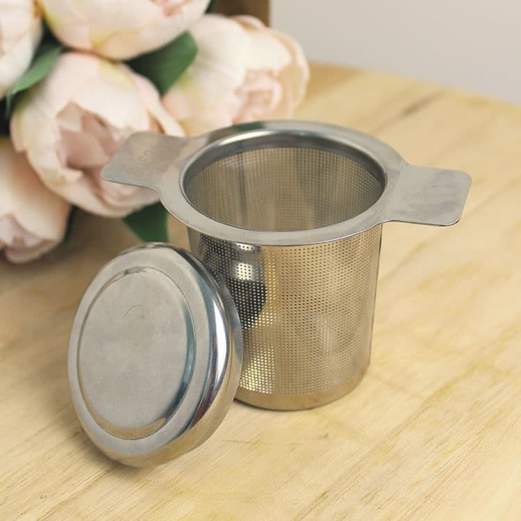 Tee-Filter aus Edelstahl mit Deckel